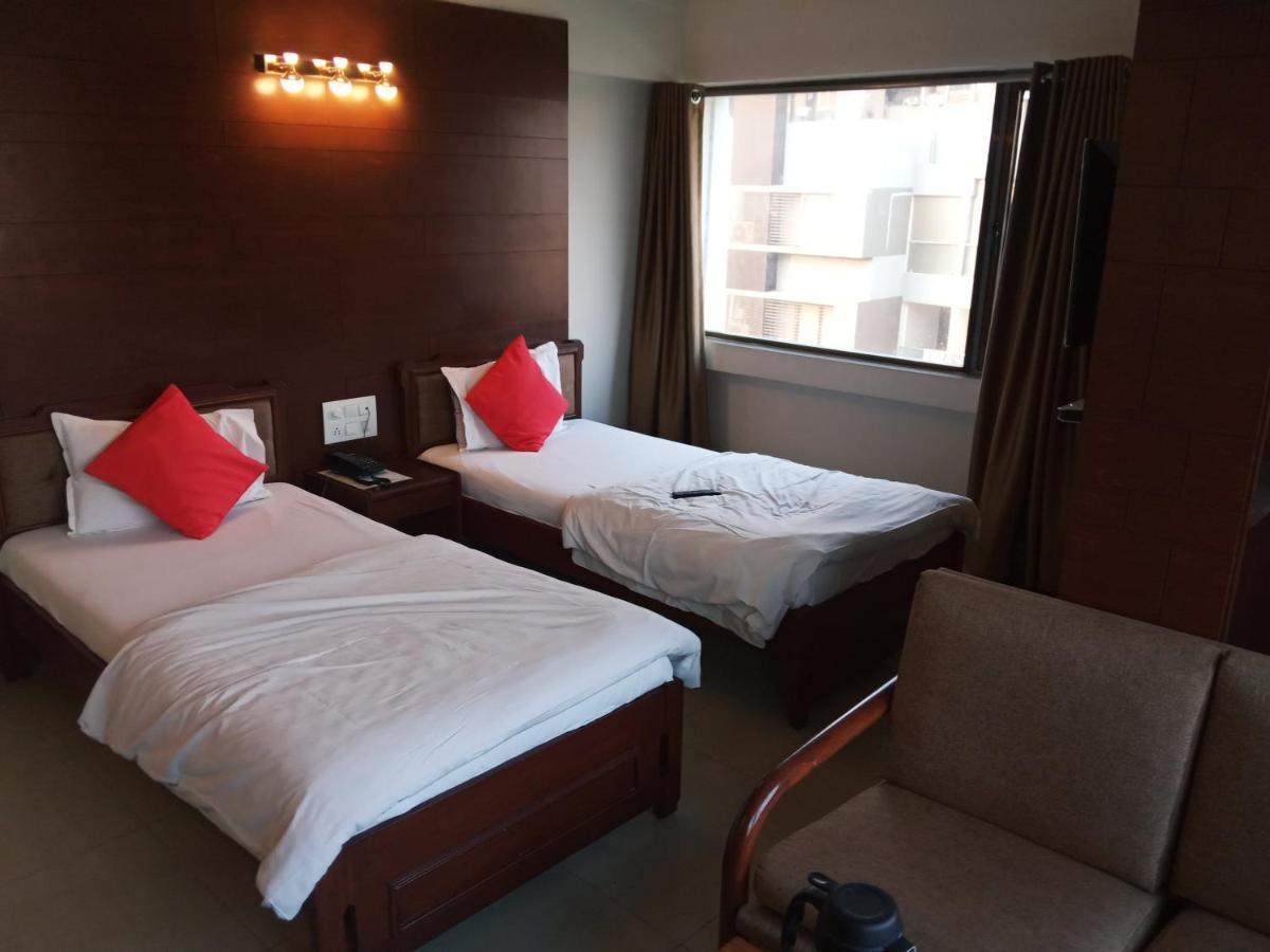 Hotel Apex Ahmedabad Luaran gambar
