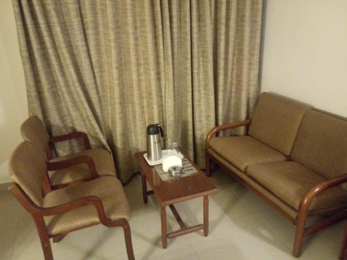 Hotel Apex Ahmedabad Luaran gambar