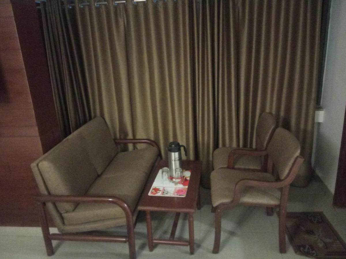 Hotel Apex Ahmedabad Luaran gambar